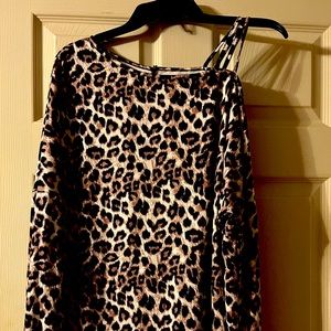 Off the shoulder long sleeve top